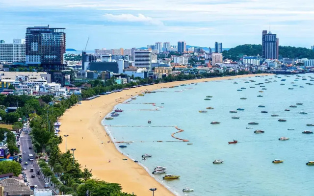 Best Pool With 360 View of Pattaya & Best Location