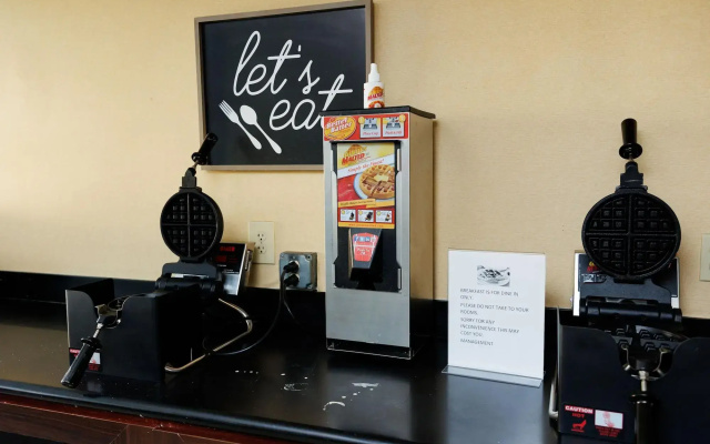 Garnet Inn & Suites, Orlando