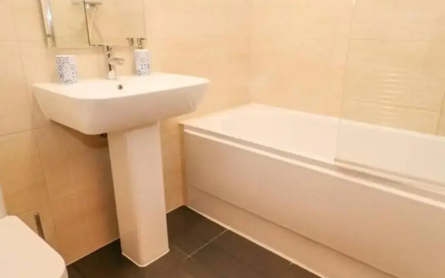 Newquay Near Beach Town Center Parking