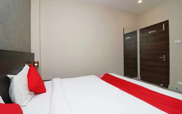 Krishna Plaza by OYO Rooms