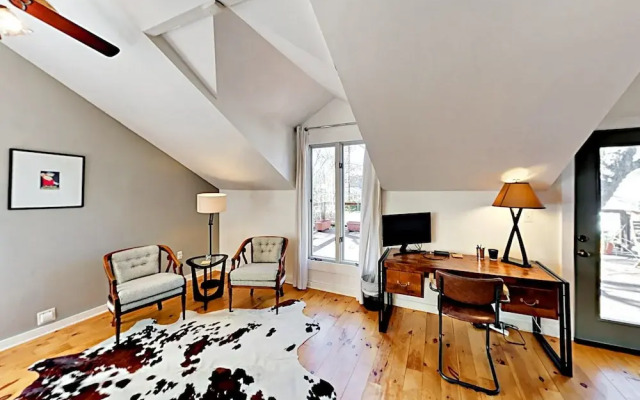 East Austin Bungalow - 3 Br Home