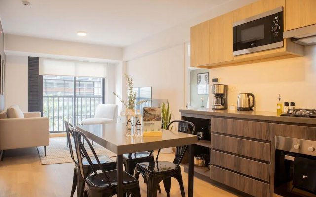 w Elegant 2BR w/ Great Balcony in Miraflores