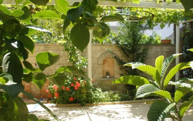 Phaethon Apartments & Studios