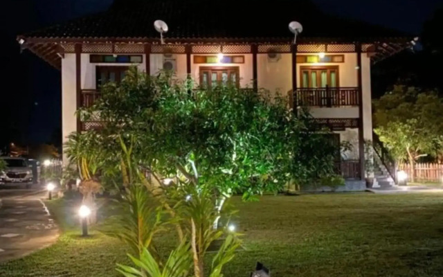 Singgahsana Villa