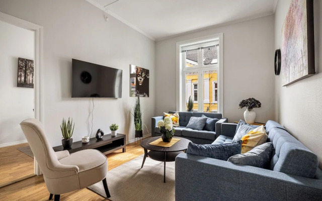 Rosen Apartment