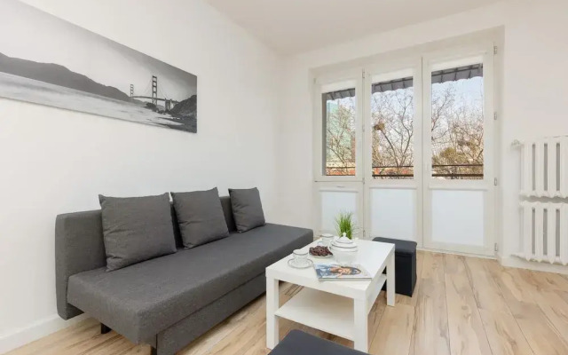 Bright Studio With Balcony by Renters
