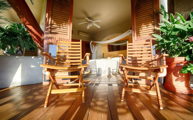 La Villa Luz Adults Only
