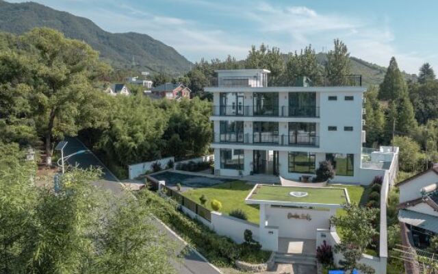 Moganshan and Water Hot Spring Holiday Beauty Villa