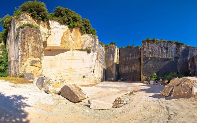 Small Holiday Home Jakara 5