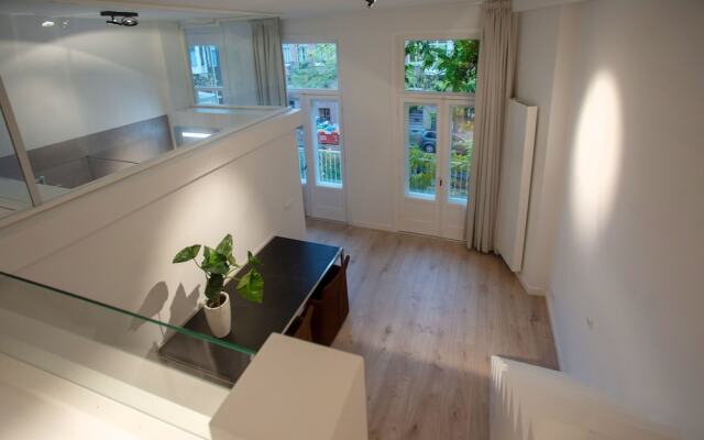Design Apartment With Balcony