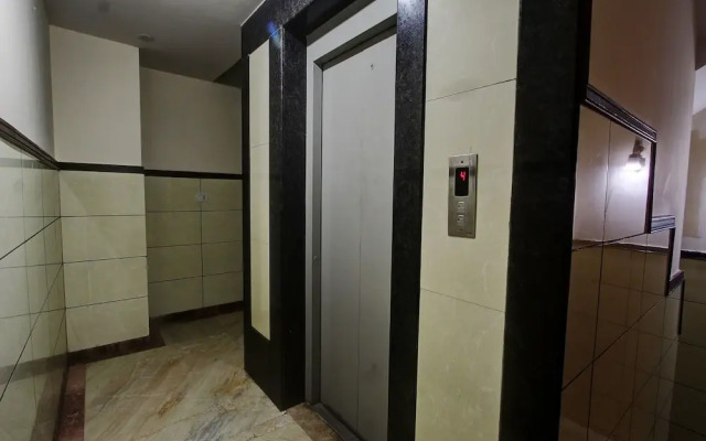 OYO 13595 VT Residency