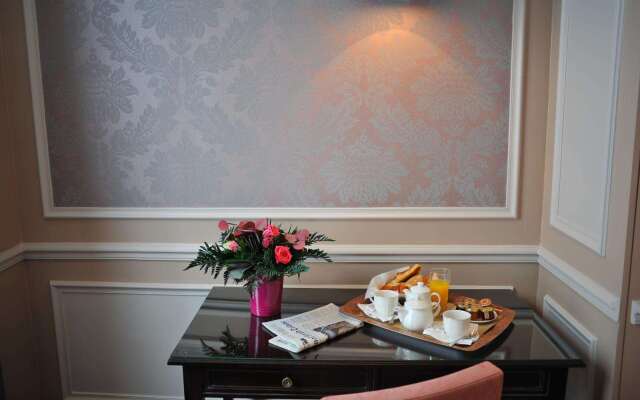 Hotel De L'Universite