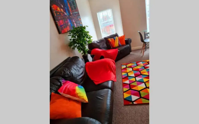 Ample Comforts, Centrally Located, Town Centre