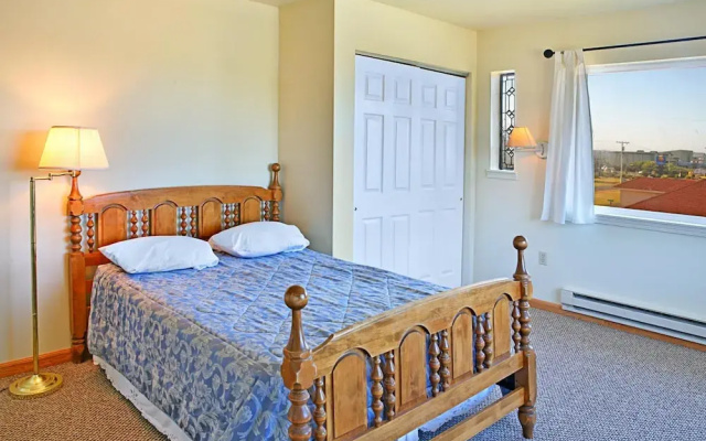 Top Town Condo at Maris Stella