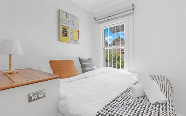 Kozyguru | Redfern | 2 Bed Terrace | Free Parking