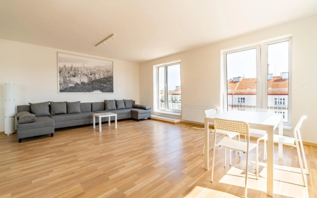 Penthouse with panoramic city view in Elite Rezidence