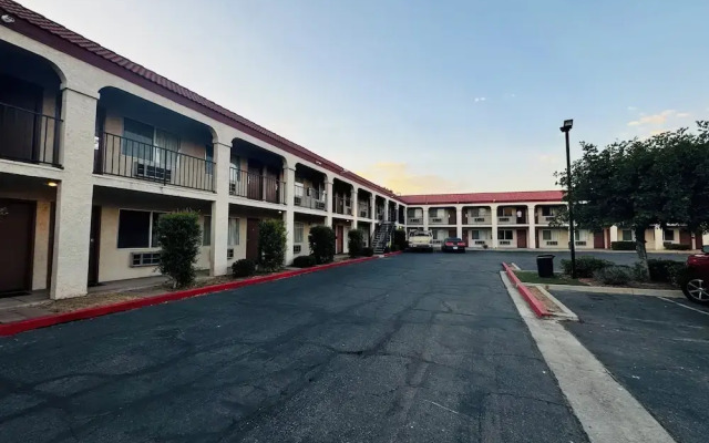 Casa Blanca Hotel & Suites Azusa