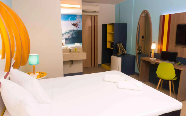 Delphin Surf Hotel