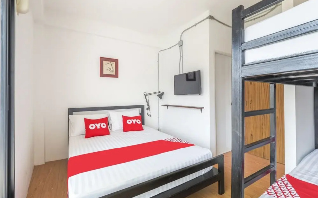 OYO 820 Labkoff Cafe and Hostel