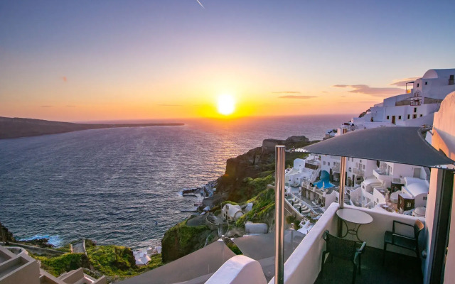 Theodora Suites Santorini