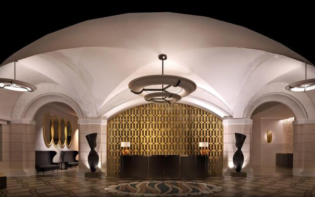 Royal Savoy Hotel & Spa