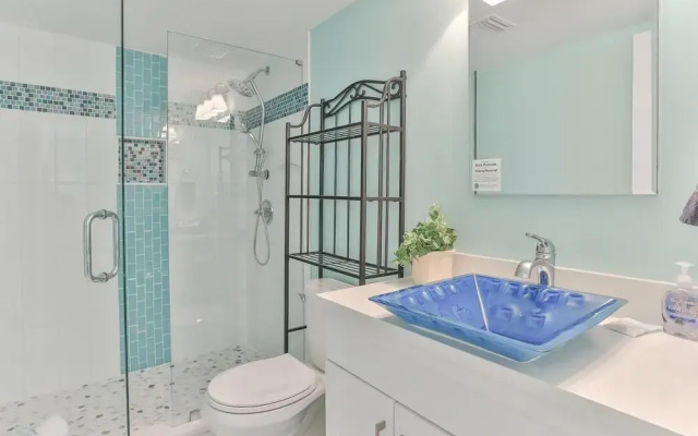 Dolphin Point 402c