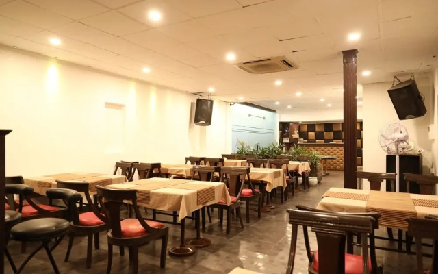 Arch Farmhouse Inn NH 8