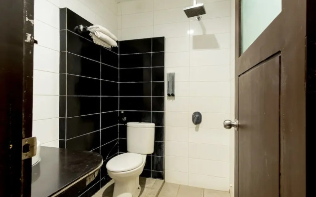 OYO 711 Salam Residence Syariah