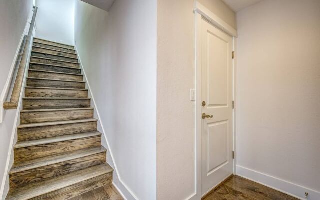 Beach Escape Two - Luxury Townhome