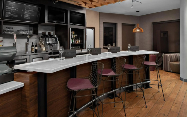 Courtyard by Marriott Raleigh North/Triangle Town Center