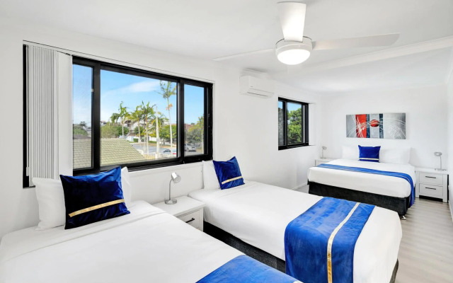 Montego Mermaid Beach Motel
