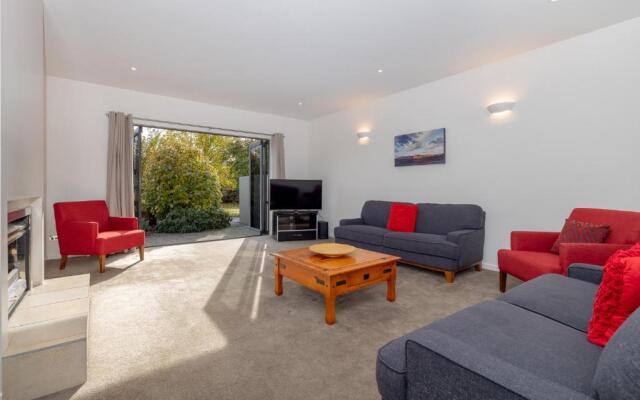 Lake Wanaka Villas at Hertiage Village Country Res