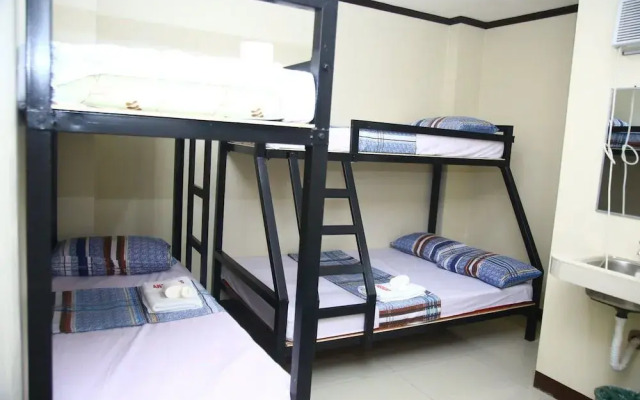 Oyo 545 Andrew'S Apartelle