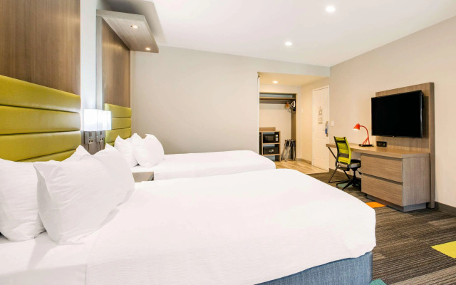 Rodeway Inn near Melrose Ave