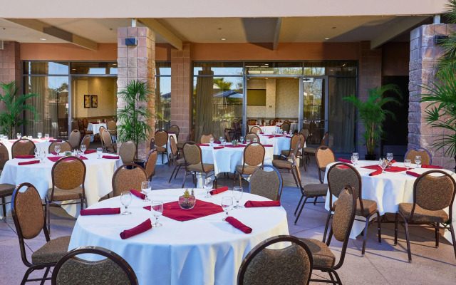 Embassy Suites by Hilton Phoenix Scottsdale
