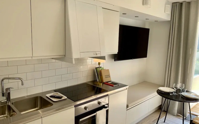 Easy Livin Apartment Hotel by Stubor