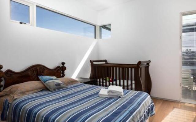 TASMAN DRIVE Gerringong 4pm check out Sundays