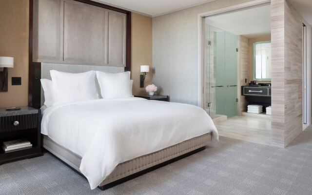 Four Seasons Hotel One Dalton Street, Boston
