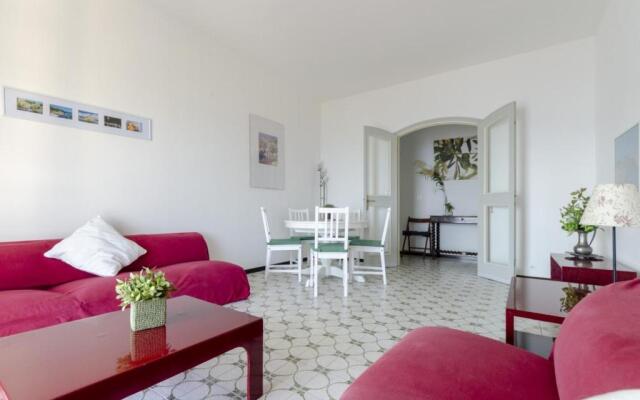 JOIVY Spectacular Sea View Apt For 5 W/Terrace