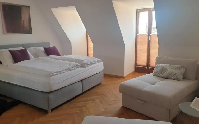 Modernes Apartment an der Frauenkirche