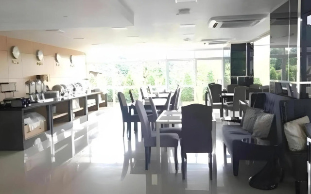 Chaisaeng Villa Hotel