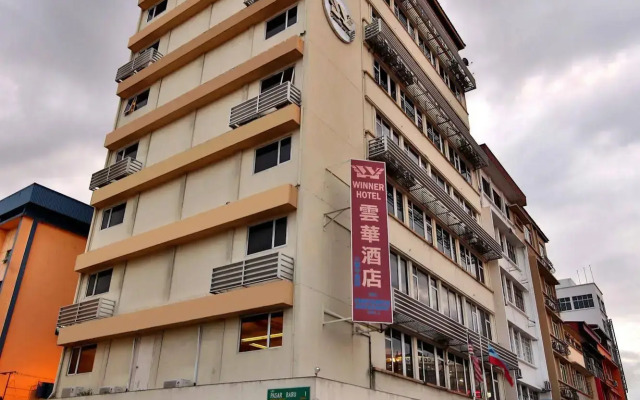 OYO 597 Winner Hotel