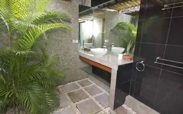 Bayshore Villa