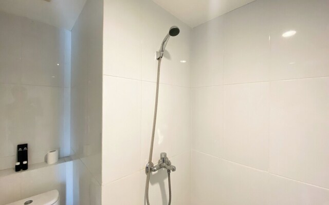 Cozy Stay Studio At Tamansari Mahogany Karawang Apartment