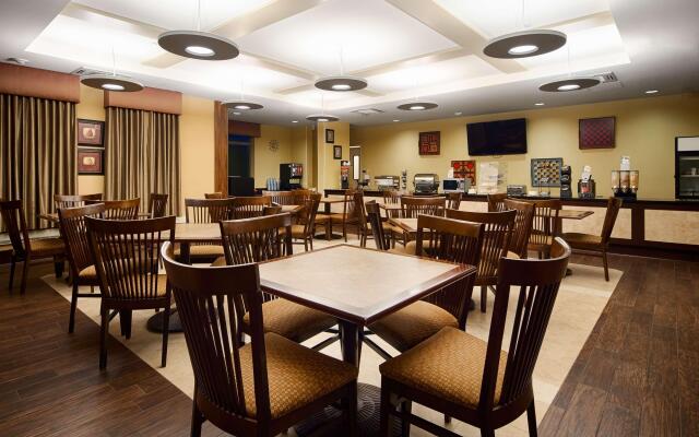 Best Western Plus University Park Inn & Suites