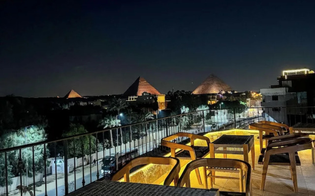 Almas Pyramids View