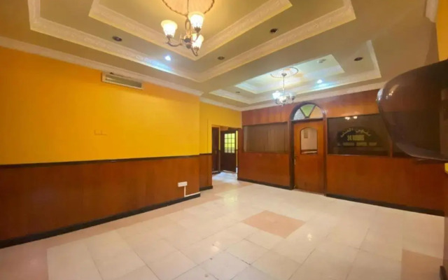 Bab Al Bahrain Hotel