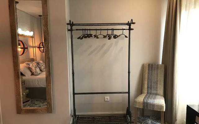 Royal Beach Hostel & Suites