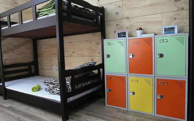 Basecamp Guesthouse - Hostel