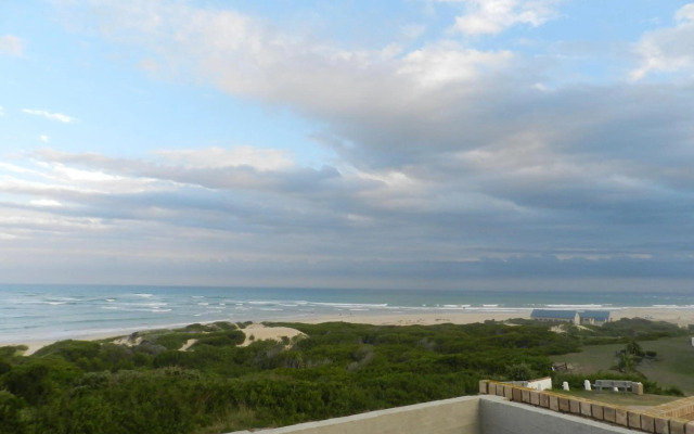 The Sparrow's Nest Beach-Front Self-catering